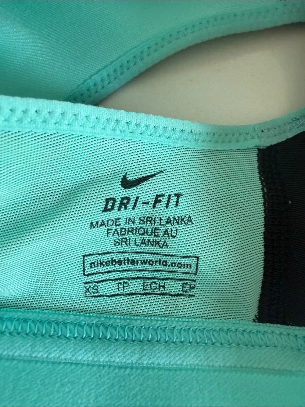 NWT Nike Drifit medium support sports bra XS